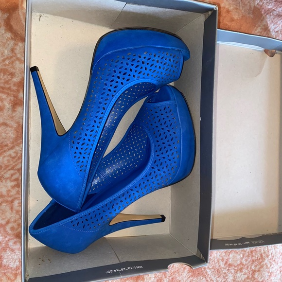 Apkennedy Blue Size 8 heels! - Picture 2 of 5